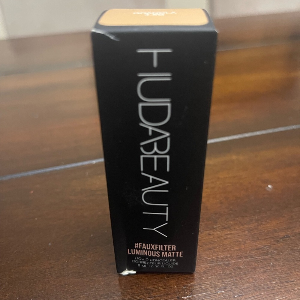 Huda Beauty Faux Filter Luminous Matte Concealer | Granola 4.5G Brand New in Box